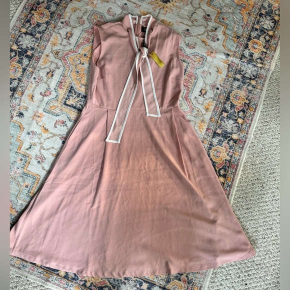 NWTAlexia Admor Short Sleeve Sleeve Fit And Flare Dress Pink And White